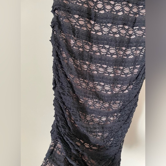 BCBGMaxAzria Black Lace Mini Dress size XXS Bodycoon - Picture 4 of 8